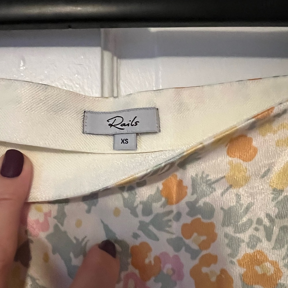 Beautiful skirt, just used 2 times in the summer. amazing feeling in the body.